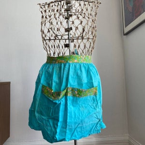 1960s Psychedelic Apron. Teal & green. Good vintage condition. Used but no major flaws.