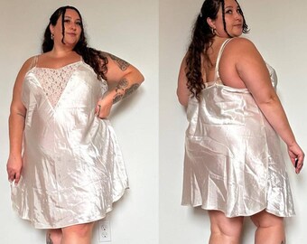 1990s Intimate Pleasures White Satin Nightgown. Tag 26/28. Fair condition. Lace has some tears, priced accordingly.  3X 4X