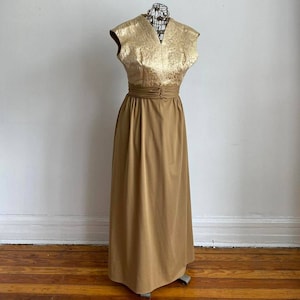 1960s Handmade Gold Maxi Dress (M/L)
