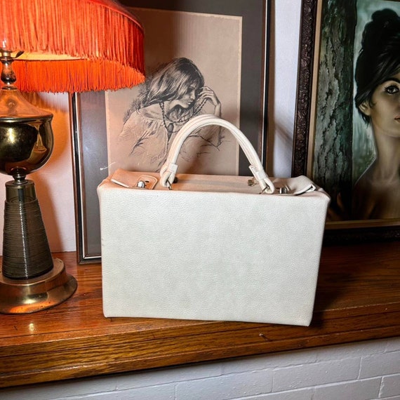 1960s White Faux Leather Textured Rectangle Handb… - image 7