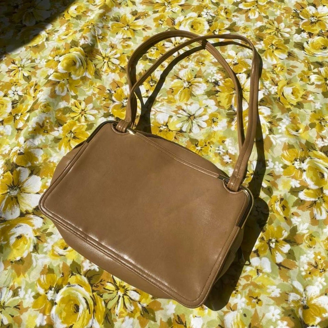 1970s Vintage Dark Red Leather Shoulder Bag