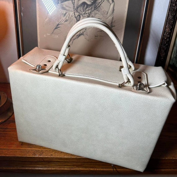 1960s White Faux Leather Textured Rectangle Handb… - image 2