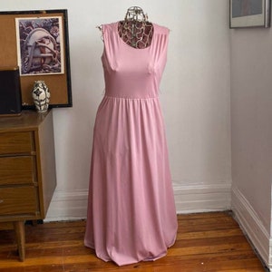 60s 70s Blush Pink Polyester Sleeveless Maxi Dress. Good condition. Small stains on the hem. Tag 18.