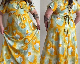 1970s Abstract Airbrushed Orange + Green Maxi. Expire Waist. Faux buttons at the shoulder & tie at the waist. XXL 1X | Plus Size Vintage