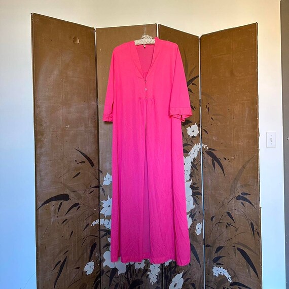 1970s Pink Maxi Robe. Three buttons at the top. E… - image 5