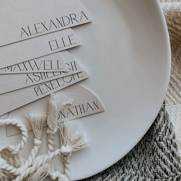 The Elle Half-Moon Place Card | Modern Wedding Place Card