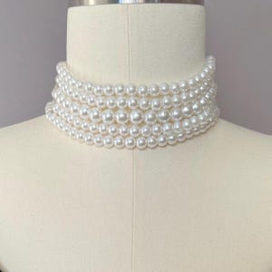 Statement pearl choker, elegant pearl necklace, bridal choker, 5 strands pearl choker, luxurious pearl necklace, vintage-inspired choker
