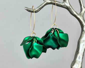 Emerald green leaf earrings, green petal dangle earrings, boho chic earrings, statement earrings, floral earrings, gift for her