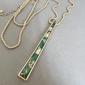 Collier de coquillages en ormeau, collier lingot d&#39;or, collier géométrique, collier minimaliste, collier moderne, collier contemporain, cadeau pour elle