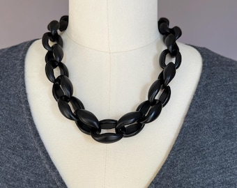 Black Chunky Chain Necklace: Geometric Modern Statement Jewelry