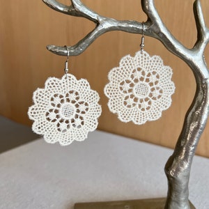 Flower earrings, white lace earrings, wedding earrings, statement earrings, boho earrings, gifts, textile earrings, lightweight earrings
