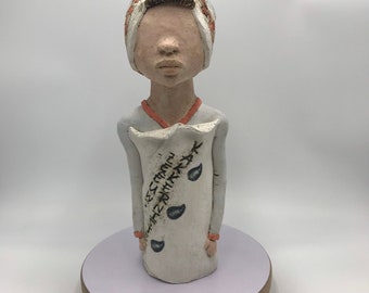 Zeeland chatterbox, Zeeland girl, Zeeland art, Zeeland figure, ceramic figure.