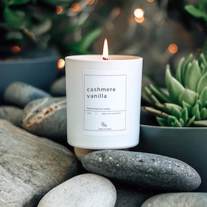 CASHMERE VANILLA Soy Candle Sweet Dessert Candle Cosy Scented Candle for Her Self Care Gift Minimalist Home Decor Warm Vanilla Candle Gift