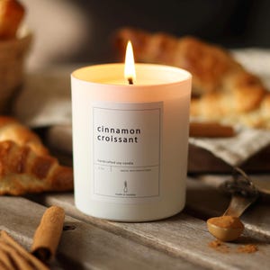 CINNAMON CROISSANT Soy Candle French Bakery Scent Cinnamon Candle Foodie Sweet Vanilla Candle Farmhouse Gift for Her Dessert Scented Candle