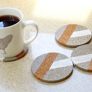 4x Geometric Patterned Cork Coasters - Khaki Green & White - Natural Sustainable - 9.5cm Diameter