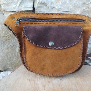 Pochette en cuir cousue à la main
