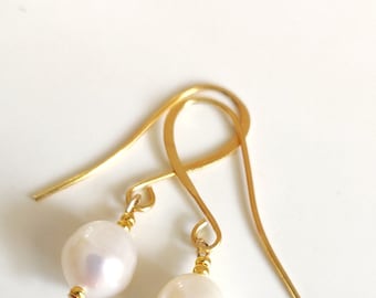 Jewelry Gift, Freshwater Pearl Earrings with Goldfilled Ear wires, Classic White Pearls Earrings, Pearl Earrings Gold, Pearl Earrings Drop