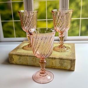 ARCOROC ROSALINE PINK Swirl Wine Goblet, Pink Vintage Wine Glasses, Wine Glasses, Pink Glasses, Pink Wine Glass, Arcoroc France Wine Glass