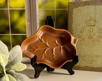 HALL USA POTTERY Brown Leaf-Shaped Dish