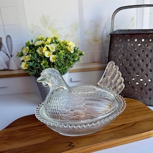 INDIANA GLASS HEN on Nest Covered Dish, Clear Hen on Nest Dish, Hen on Nest, Collectible Glass, Indiana Glass Hen, Indiana Glass Collectible