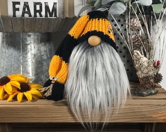 BUMBLE BEE GNOME ~ Buzzbee