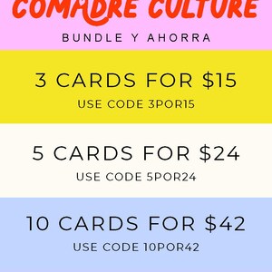 K&ouml;nnte beinhalten: Eine Werbegrafik mit dem Text "COMADRE CULTURE" in roter Schrift auf rosa Hintergrund. Die Grafik bietet Kartenpakete an, mit dem Text "BUNDLE Y AHORRA" &uuml;ber den Kartenangeboten. Die Grafik enth&auml;lt den Text "USE PROMO CODE AT CHECKOUT".