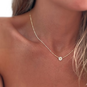 collana di fiori, collana di piccoli fiori, collana di fiori bianchi, regali per lei, collana di piccoli fiori, collana di fiori, minimalista, regali