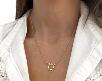 Sun Shape Pendant Necklace - Circle Shaped Necklace - Boho Necklace - Minimalist - Personalized Gifts - Jewelry - Gifts