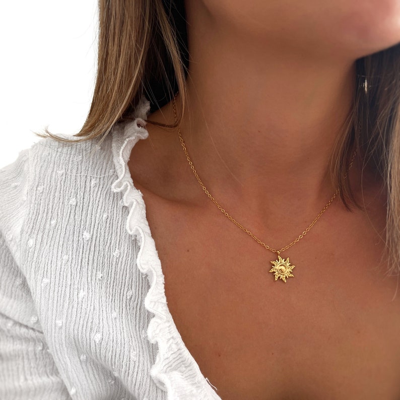 Collier pendentif en forme de soleil Collier en forme de cercle Collier Boho Minimaliste Cadeaux personnalisés Bijoux Cadeaux image 4