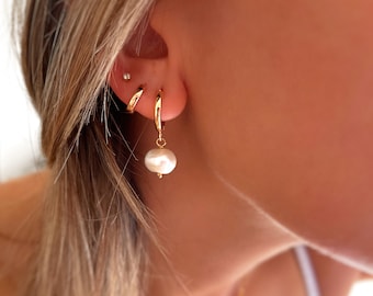 Pearl Hoop Earrings - Pearl Huggie Earrings - Baroque Pearl Earrings - Handmade Jewelry - Minimalist -Personalized Gifts- Gift for her-Gifts