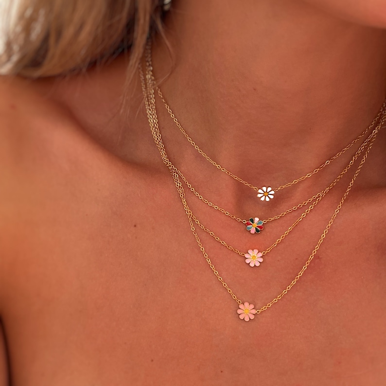 Blumen-Halskette, kleine Blumen-Halskette, weiße Blumen-Halskette, Geschenke für sie, kleine Blumen-Halskette, Blumen-Halskette, minimalistisch, Geschenke Bild 2