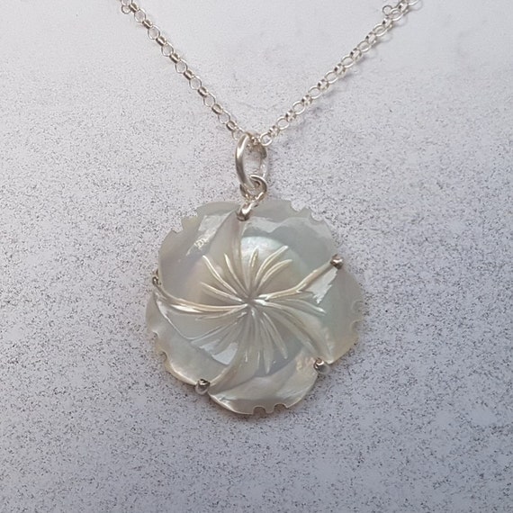 Details about   Sterling SIlver Freshwater Mother Pearl Carved Flower Pendant Necklace 16to20in