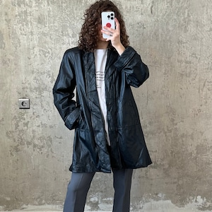 Vintage 90s leather jacket in black, short leather coat