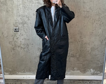 Vintage 90s straight leather coat in black