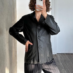 Vintage 90s cropped leather blazer in black