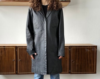 Vintage 90s straight leather coat in black