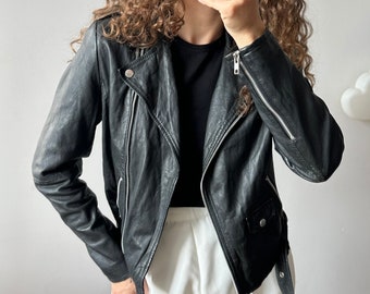 Vintage 90s soft leather biker jacket, motorcycle jacket in black