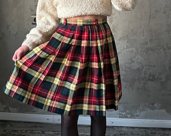 Vintage traditional tartan plaid wool Scottish kilt, check pleated mini skirt