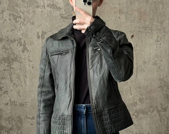 Chaqueta de cuero vintage de los años 90 entallada en gris oscuro