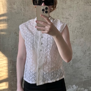 Vintage sleeveless sheer lace top in white