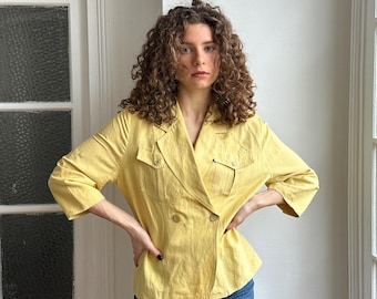 Blusa vintage cruzada en amarillo