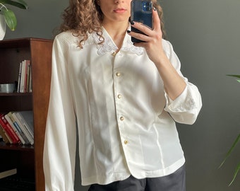 Vintage embroidered women blouse in white