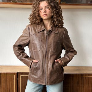 Vintage fitted brown leather jacket