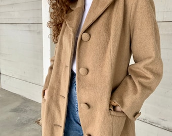 Retro wool coat in white