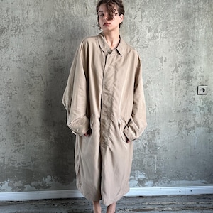 Vintage 90s trench coat in beige