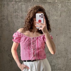 Vintage Dirndl Pink Plaid Top, Traditional Blouse with Puffy Sleeves
