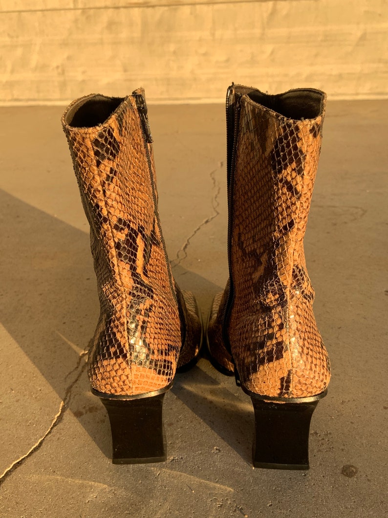 Vintage snake leather ankle boots imagem 4