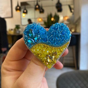 Ukrainian yellow and blue brooch 35 or 55 mm | Heart of ukraine | Patriotic Ukrainian jewelry | Art Brooch | beaded jewelry | gift for her