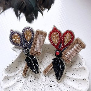 Hairdresser&#39;s Pin Brooch |Hairdresser&#39;s Gift |Christmas Gift | Clothing Decoration | Hairdressing Scissors| Stylish Accessory | Handmade Pin