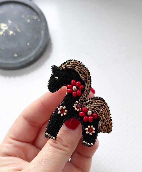 Beaded clothes decoration | Handmade beaded horse | Symbol of 2026 - horse | Gift idea for Christmas holidays | Gift for women